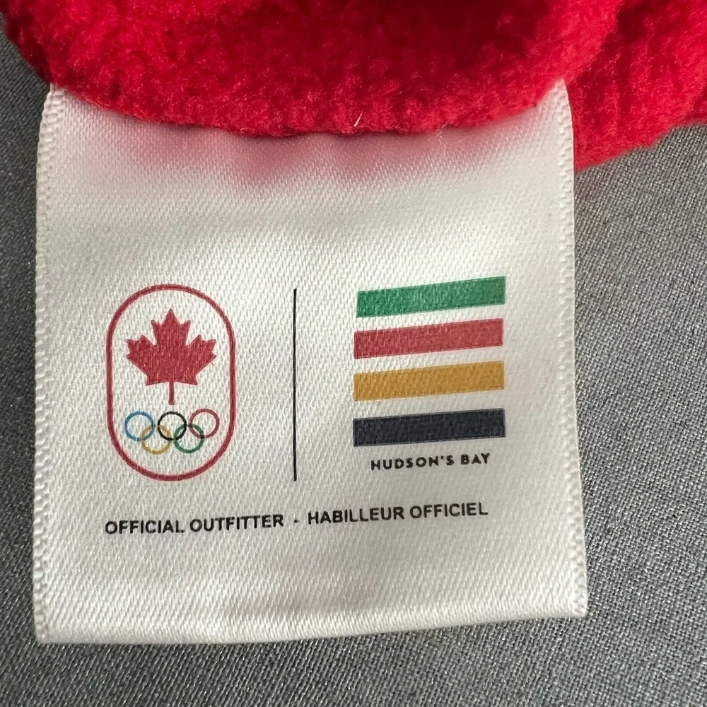 Hudson’s Bay Olympic Canada Red and Black Mittens Adult S/M - Picture 3 of 4